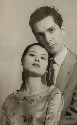 诺曼和洋子格里克黑白照片